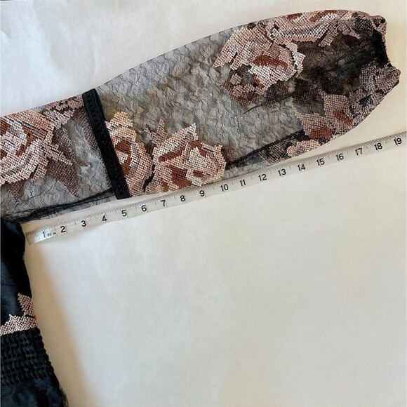 NWT Belle by Badgley Mischka Floral Embroidered Mermaid V-Neck Long Sleeve Gown - Picture 12 of 12